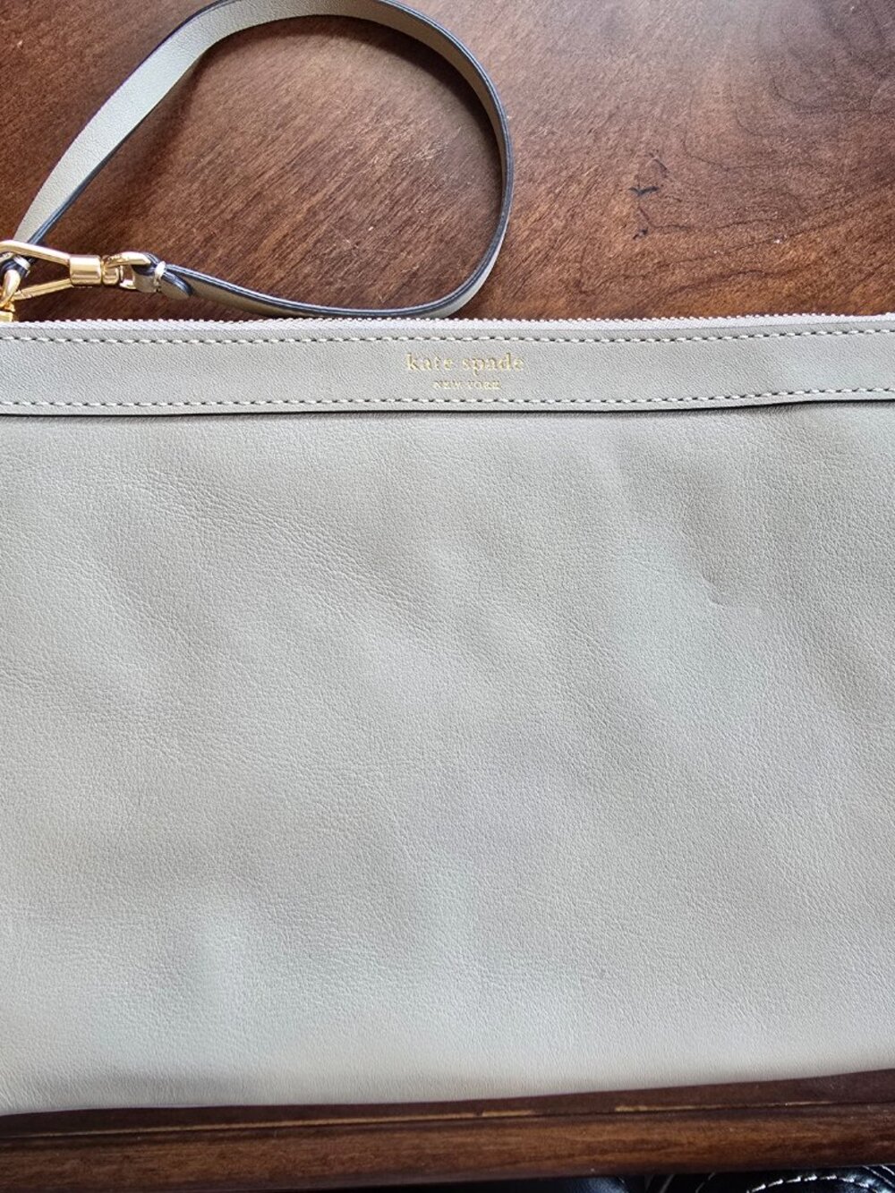 NWOT Kate Spade New York Leather Wristlet / Clutch - Neutral Grey